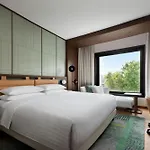 밀란 메리어트 4*