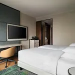 호텔 밀란 메리어트 4*