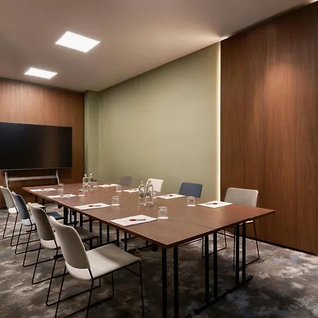 밀란 메리어트 4* 밀라노