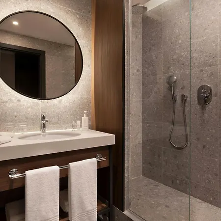 Отель Marriott 4*
